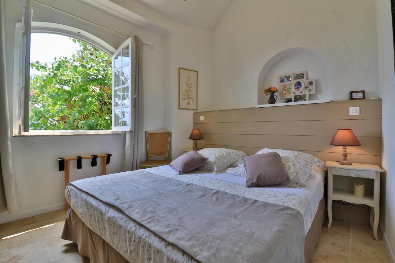 Le Mazet De Tourrettes Bed & Breakfast Dış mekan fotoğraf