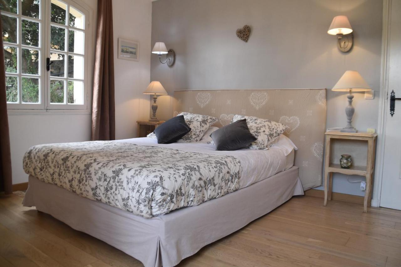 Le Mazet De Tourrettes Bed & Breakfast Dış mekan fotoğraf