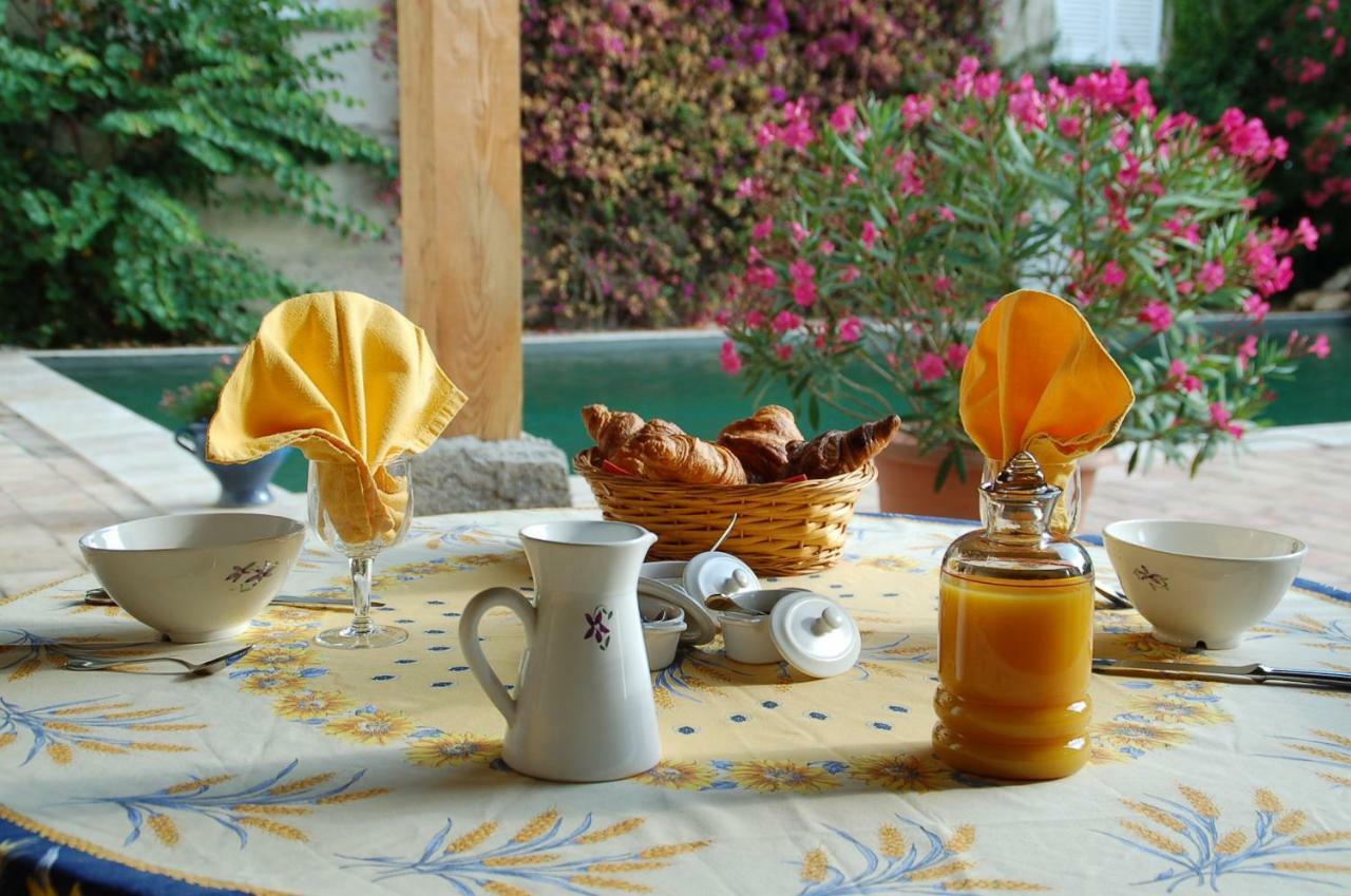 Le Mazet De Tourrettes Bed & Breakfast Dış mekan fotoğraf